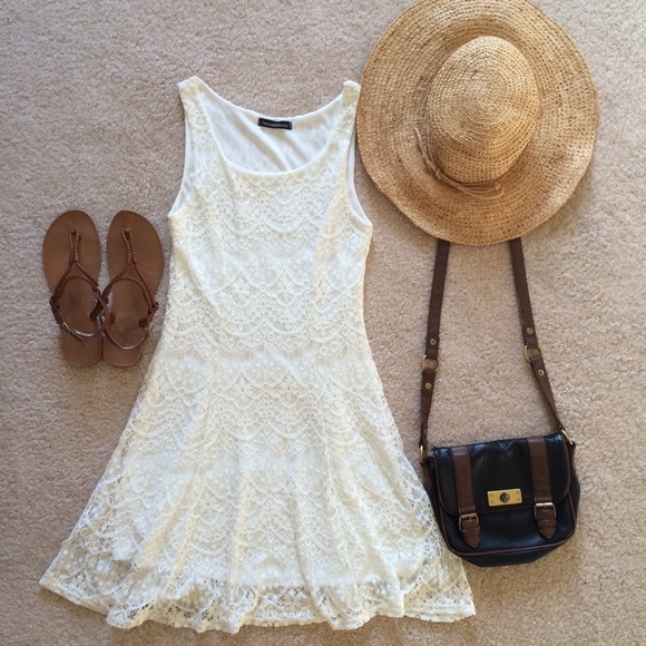 SOLD❤️Laced white sun dress - Picture 1 of 1