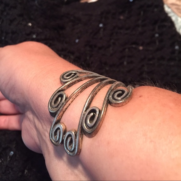 TURQUOISE COLOR BRACELET - Picture 2 of 4