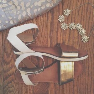 Rosegold and white leather sandals