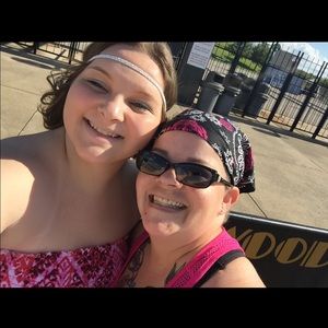 Meet your Posher, Daphne