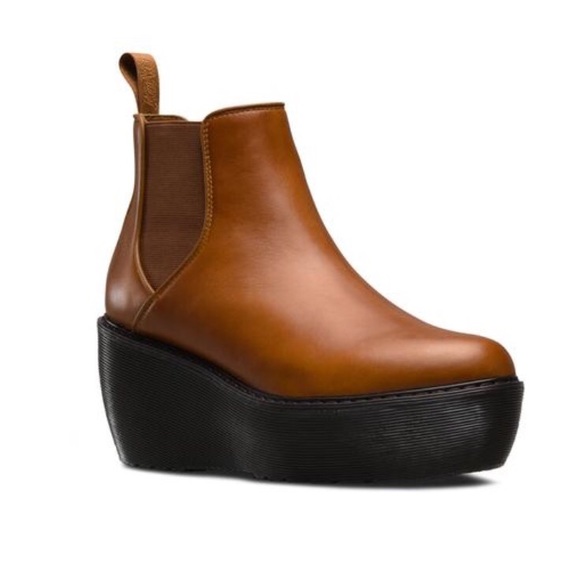 Aerial Leather Oak Dr Martens Boots