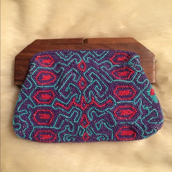 ✨Express Beaded Clutch✨ - Picture 1 of 4