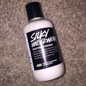 LUSH DUSTING POWDER