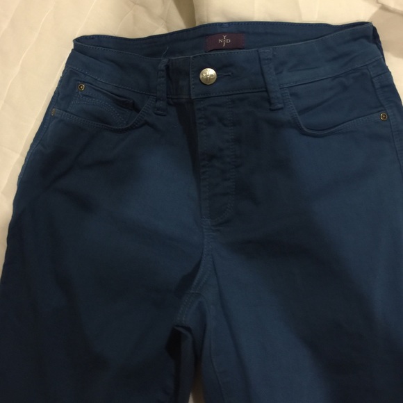 NYDJ Alaina size 6p cornflower blue