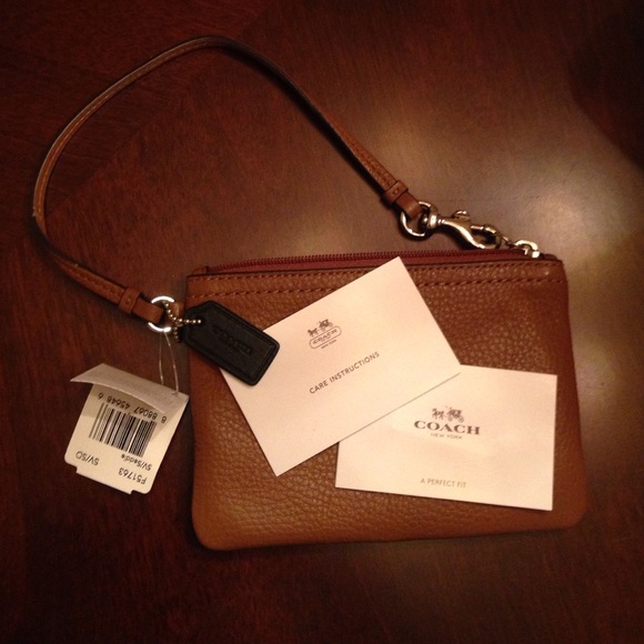 Coach Park Leather Small Wristlet - NWT - Sand - Picture 4 of 4