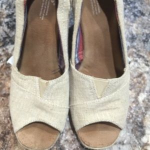 Toms wedges
