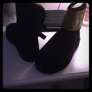Mini Bailey bow uggs