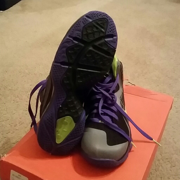 Lebron 7y - Picture 3 of 4