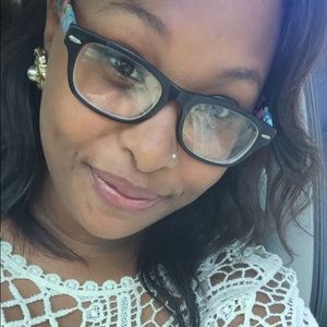 Meet your Posher, Ariel