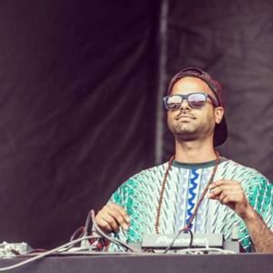 Meet your Posher, Javas