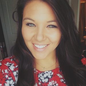 Meet your Posher, Carla