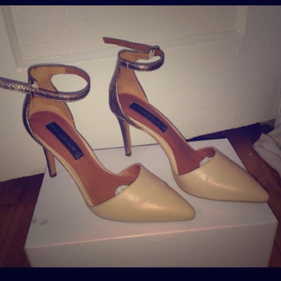 Steve madden ankle strap