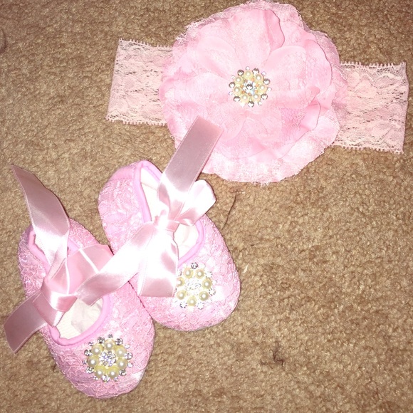 Infant headband and shoe set.