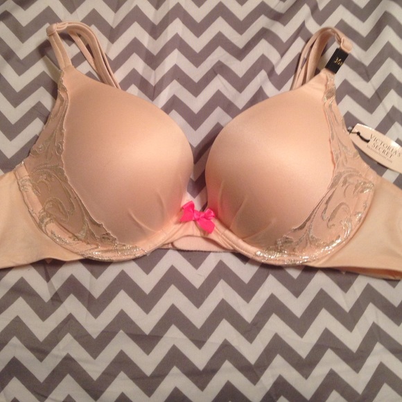 VS fabulous push up NWT