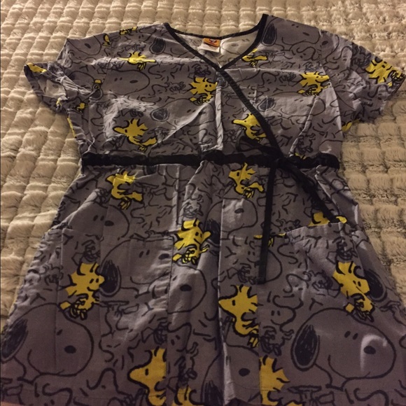 Peanuts scrub top