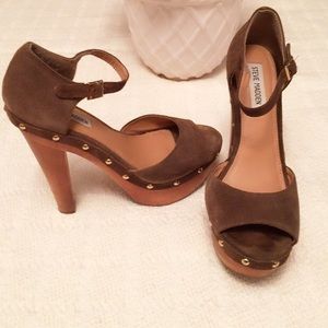 Steve Madden Averry in Olive Suede Sz: 8.5