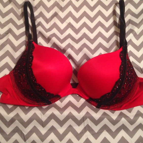 VS very sexy 2011 holiday edition push up