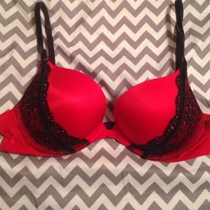 VS very sexy 2011 holiday edition push up