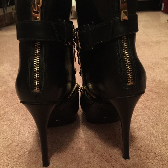 Black booties - Picture 2 of 2