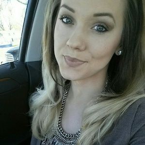 Meet your Posher, Kassandra