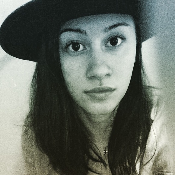 Meet your Posher, Jasmine