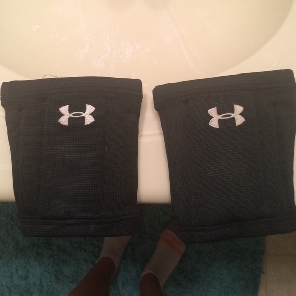 Under Armor knee pads