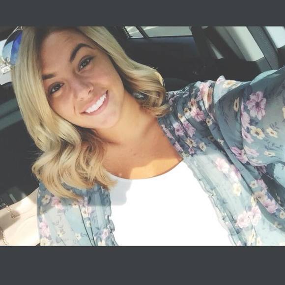 Meet your Posher, Corinne - Picture 1 of 1