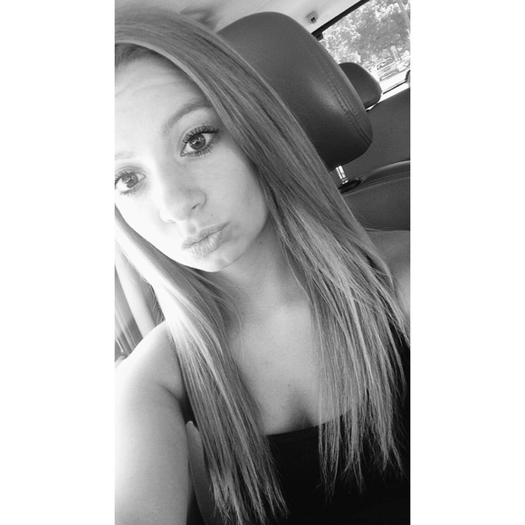 Meet your Posher, Kayla