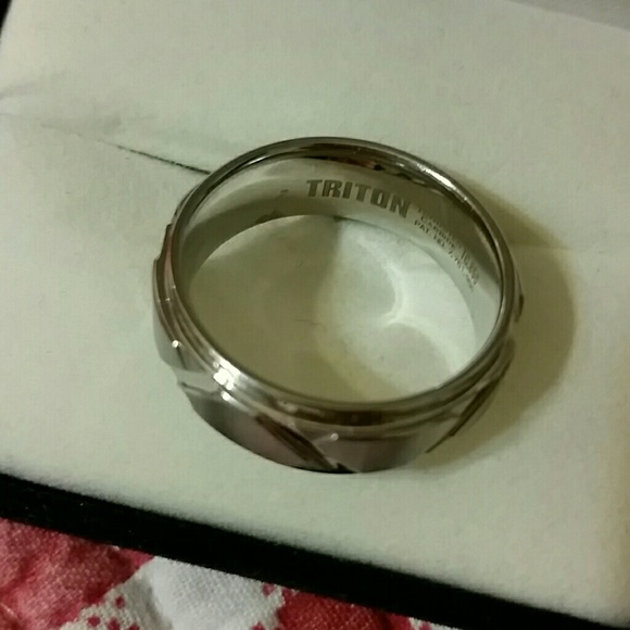 Men's  titanium wedding  band - Picture 4 of 4