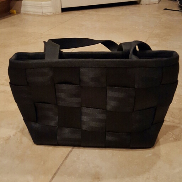 Seat belt purse