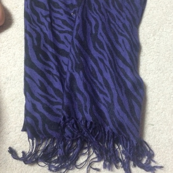 Scarf - Picture 2 of 2