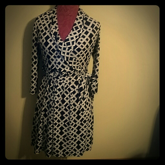 Size small black and white wrap dress