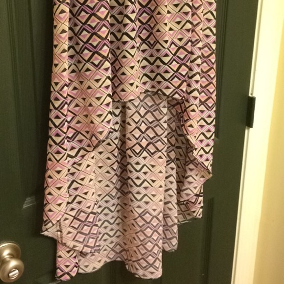 Hi-Low Charlotte Russe Geo-Print Skirt - Picture 2 of 3