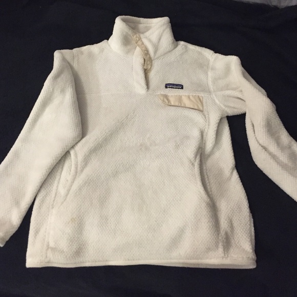 White and cream Patagonia pullover fleece