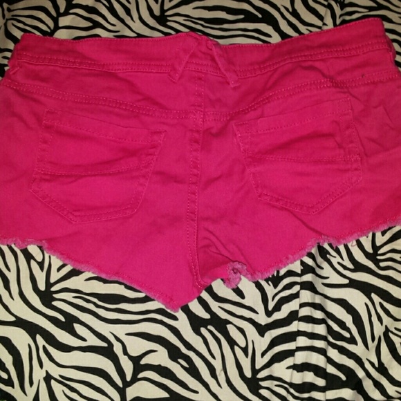 Shorts - Picture 2 of 3