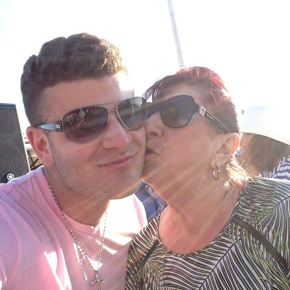 Meet your Posher, Dean