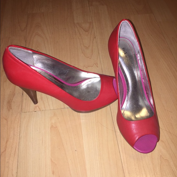 Red style and co pumps