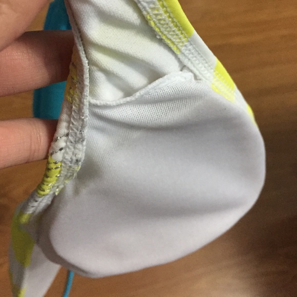 Striped bikini top - Picture 4 of 4