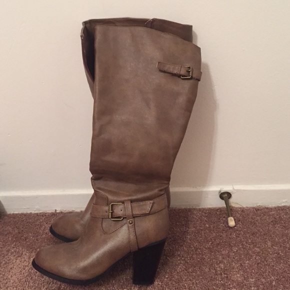 Heeled boots