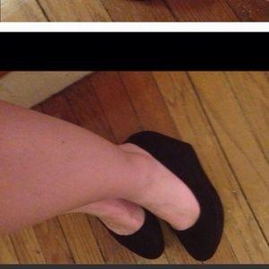 Black wedges