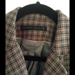 Two-piece skirt suit