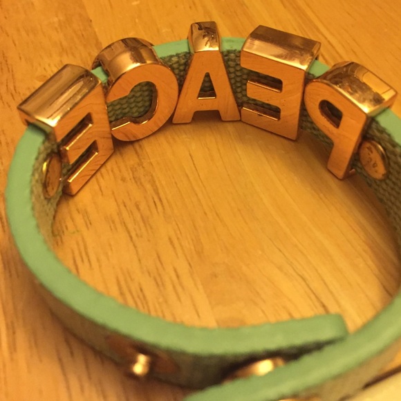 BCBGeneration PEACE bracelet - Picture 2 of 4