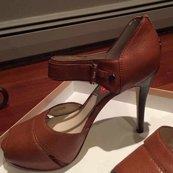 Michael Kors Gibson Mary Jane high heels - Picture 2 of 4