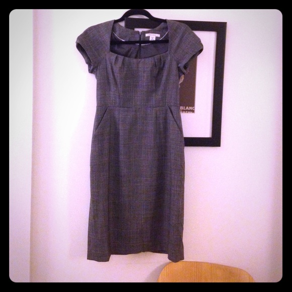 Banana republic sheath dress with pockets