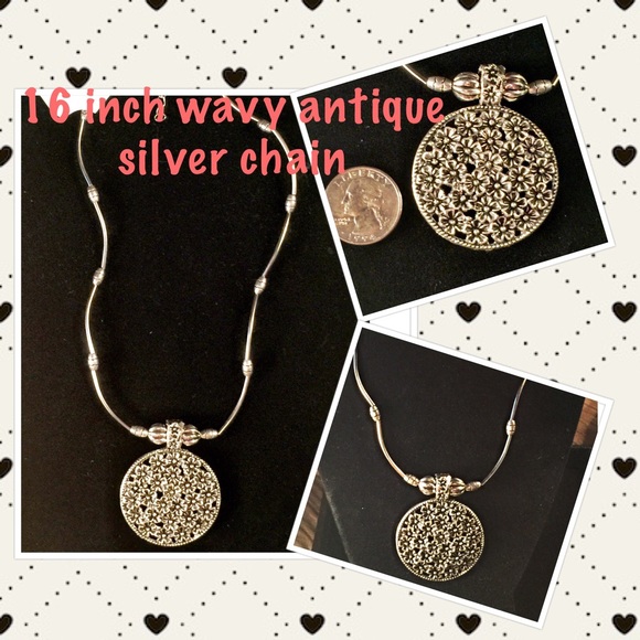 Antique style cluster of flowers