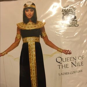 Queen of the Nile costume