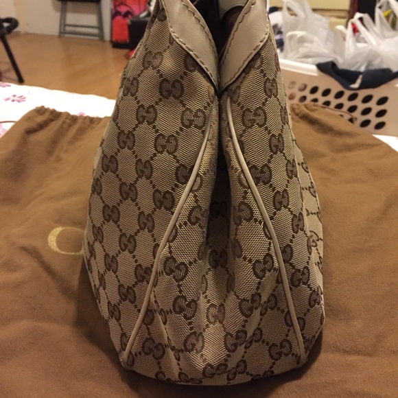 Gucci - Picture 2 of 4