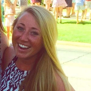 Meet your Posher, Becca