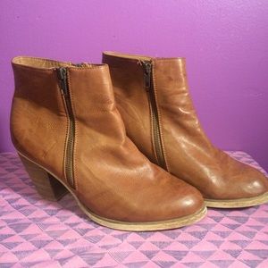 Urban Outfitters Vegan Leather Tan Booties Zipper