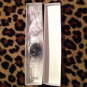 Grinder Quartz Watch